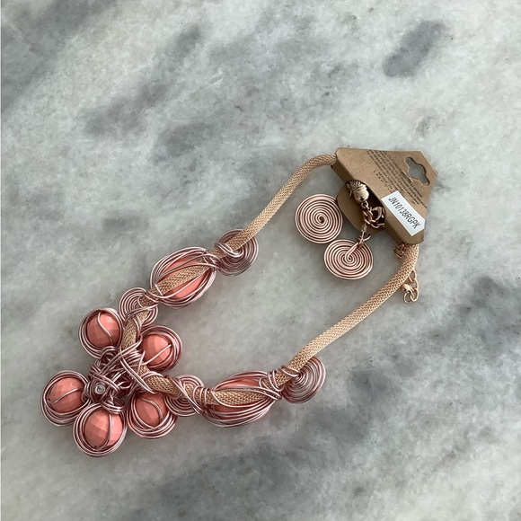 Necklace Set - Picture 2 of 4